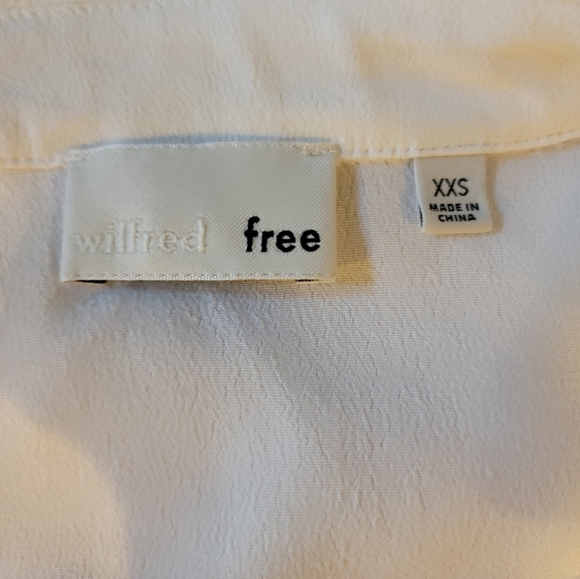 Aritzia Wilfred Free blouse - Picture 5 of 6